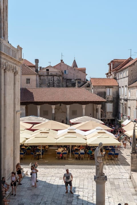 Day, People, View (from property/room), Food, City view, Landmark view, Street view, Location