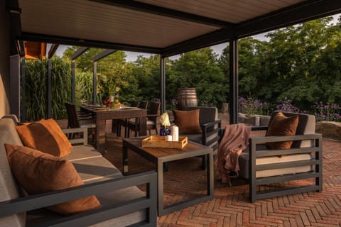 View (from property/room), Balcony/Terrace, Seating area
