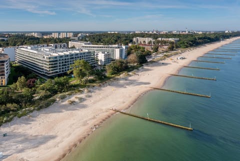 Property building, Bird's eye view, Beach