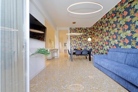 TV and multimedia, Living room, Seating area, Internal: Not applicable to any particular room