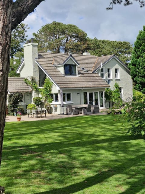 Property building, Natural landscape, Garden