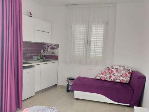 Sea Violet Apartment in Ulcinj