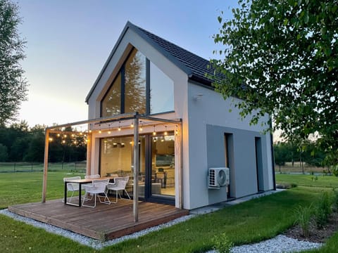 Property building, Natural landscape, Garden