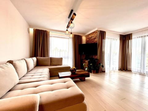 TV and multimedia, Balcony/Terrace, Living room