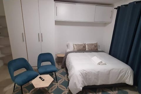 Bed, Bedroom, wardrobe