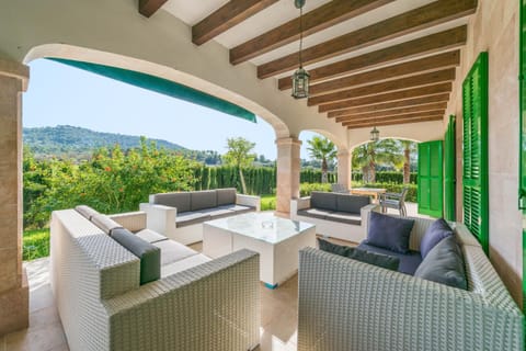 Property building, Balcony/Terrace, Living room
