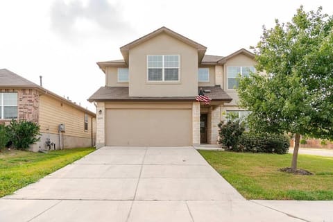 5 Bedroom Luxurious Retreat in Schertz, San Antonio House in Schertz