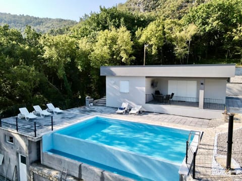 Day, Natural landscape, Pool view, Swimming pool, sunbed