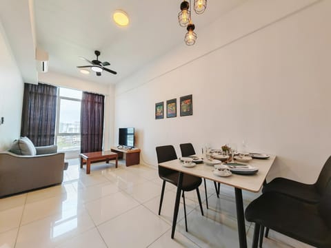 TV and multimedia, Living room, Seating area, Dining area
