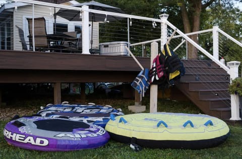 Eclectic Riverside Home 3 Season Room Large Deck House in Moline