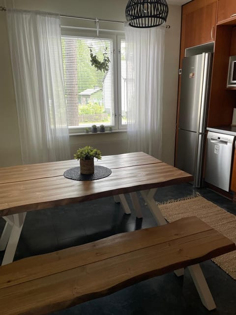 Dining area, kitchen