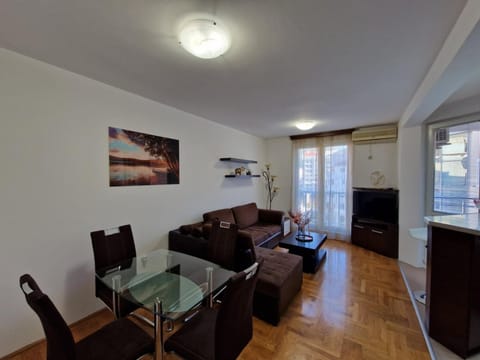 Modern comfort free parking Apartment in Budva