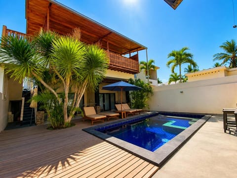 Property building, Pool view, Swimming pool, sunbed