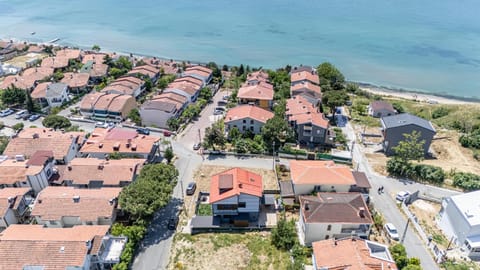 Property building, Day, Bird's eye view, Beach, Sea view, Street view, Location