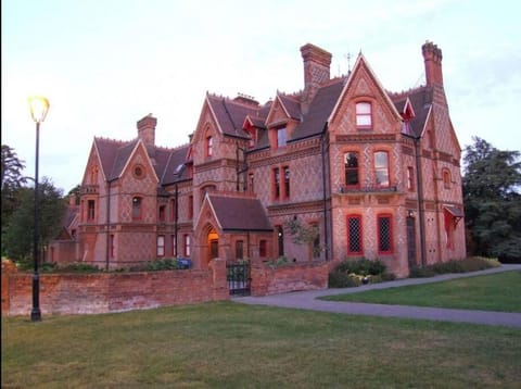 Luxurious Studio - Central Prime Reading Location- CHRL F18 Apartment in Reading