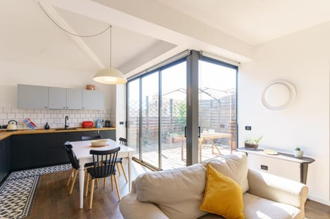 Balcony/Terrace, Living room, Dining area