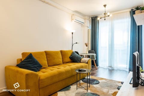 Communal lounge/ TV room, TV and multimedia, Living room, Seating area, Evening entertainment, air conditioner