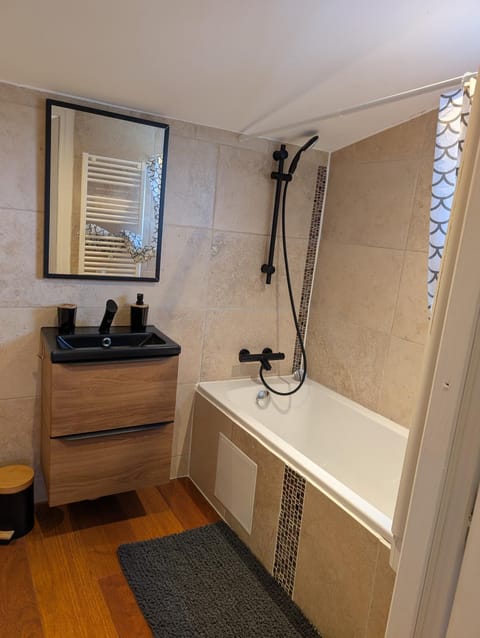 Bathroom, Bath