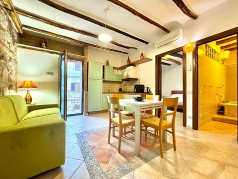 Kitchen or kitchenette, Living room, Dining area