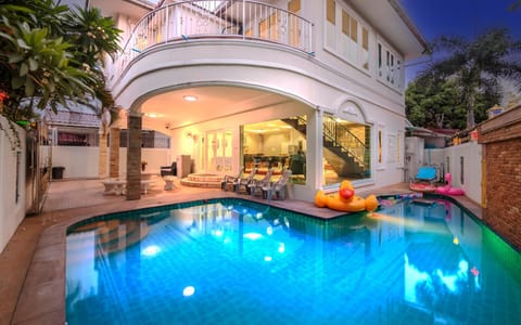 Property building, Pool view, Swimming pool