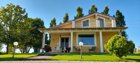 Property building, Spring, Day, Natural landscape, Garden, Garden view