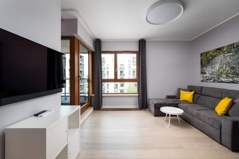 Communal lounge/ TV room, TV and multimedia, Living room, Seating area, Evening entertainment