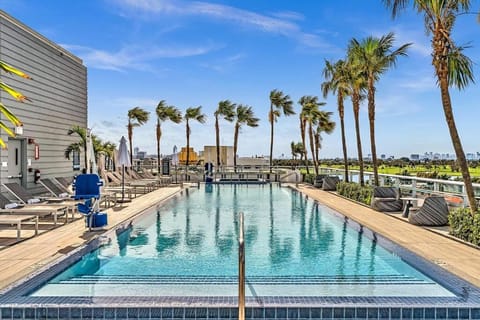 Double Queen Room-Hosted by Sweetstay Apartment in Surfside