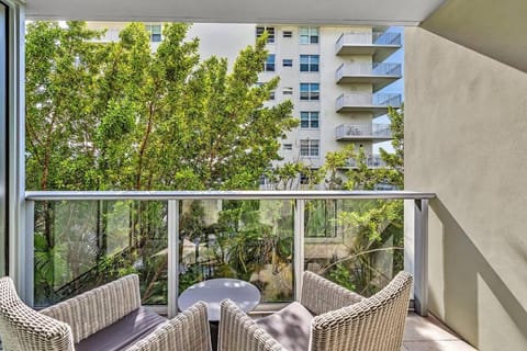 Double Queen Room-Hosted by Sweetstay Apartment in Surfside