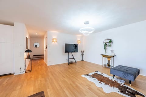 Property building, TV and multimedia, Living room, kitchen