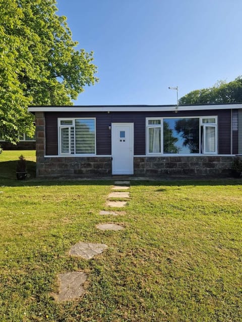 Property building, Spring, Day, Natural landscape, Garden, Garden view, Location