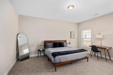 Modern New Build 12BR 12BA w Garage Patio Apartment in Wyoming