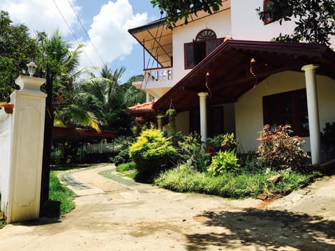 Property building, Facade/entrance, Day, Garden