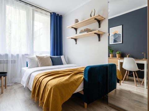 Bed, Living room, Photo of the whole room, Seating area, Bedroom