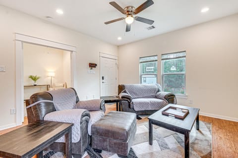 Montgomery Cottage with Fenced Yard Less Than 1 Mi to Lakes! House in Lake Conroe