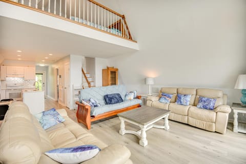 Cabin on Albemarle Sound with Dock and 2 Kayaks Cabin in Currituck County