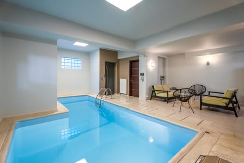 Shower, Seating area, Pool view, Swimming pool, elevator