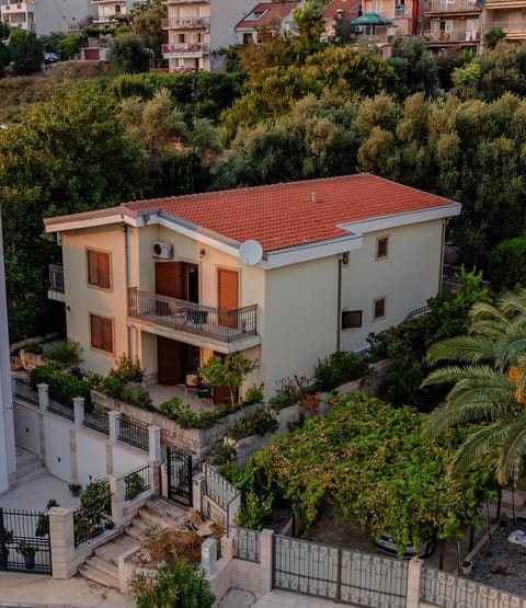 Property building, Garden view