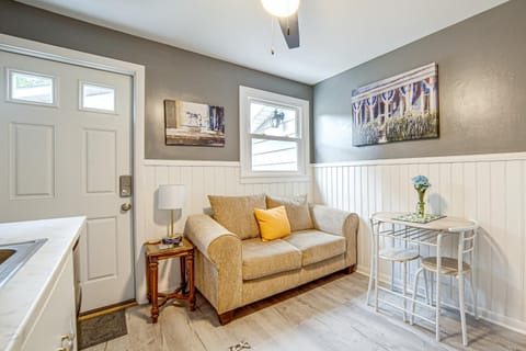 Charming Geneva Vacation Rental about 5 Mi to Lake! Apartment in Geneva