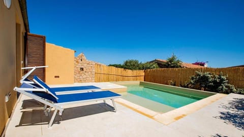 Patio, Day, Pool view, Swimming pool, sunbed