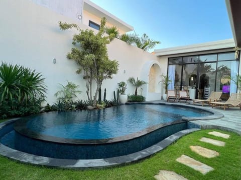 The Dahlia's Villa NEW 3 BR Canggu-Munggu Seseh Villa in North Kuta
