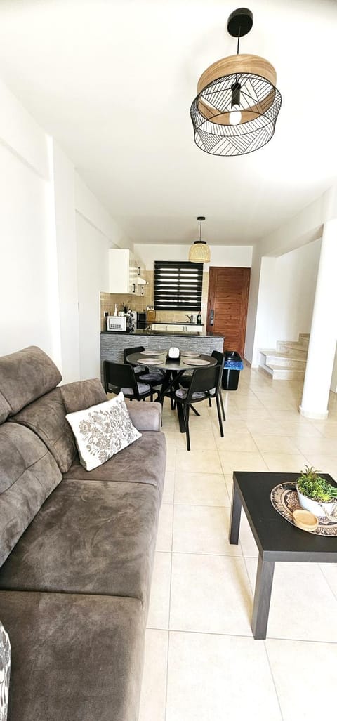 Margaret Apartment in Poli Crysochous