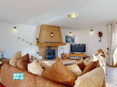 Communal lounge/ TV room, Living room