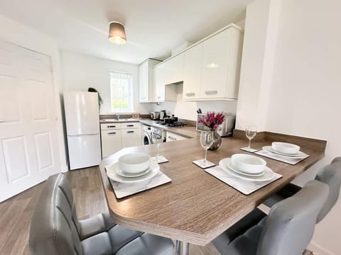 Deepdale House by Blue Skies Stays House in England