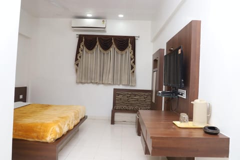 TV and multimedia, Photo of the whole room, Bedroom