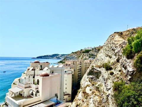 City view, Mountain view, Sea view