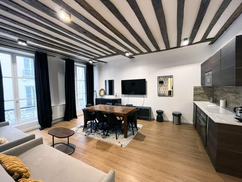 Urban Flat 108 - Stunning 4 BDR Flat in Paris Apartment in Paris