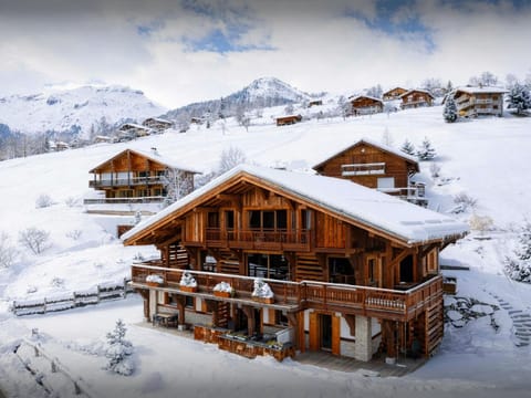 Property building, Day, Natural landscape, Winter, Mountain view