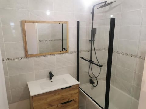 Shower, Bathroom, Bath