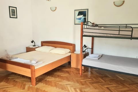 Bed, Bedroom, bunk bed