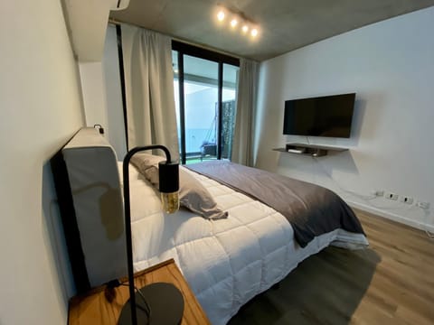 Bed, TV and multimedia, Bedroom